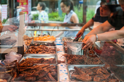 餐饮公司能经营小吃吗